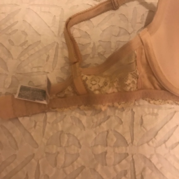 !!SOLD!!!!!!🌸Wacoal🌸 Bundle of 2 Wacoal Bras 🌸 - Picture 8 of 8